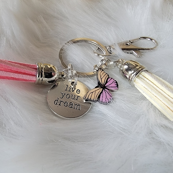 Tassle keychain with butterfly 🦋 charm - Picture 5 of 7
